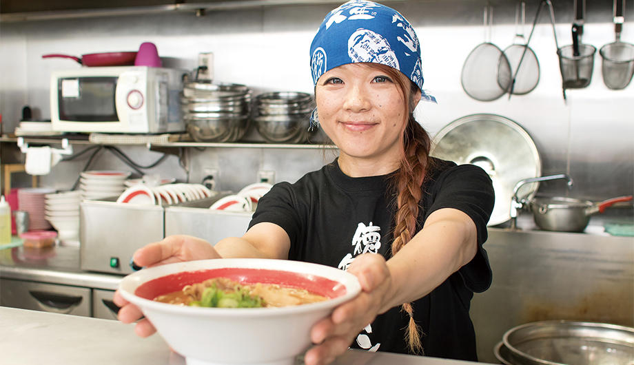 株式会社 人生工房 徳島ラーメン人生 ベガロポリス店副店長 白根ますみさん 仙台飲食人インタビュー キッチン編 飲食求人情報 グルメキャリー 飲食業界 レストラン業界の就職 転職サイト