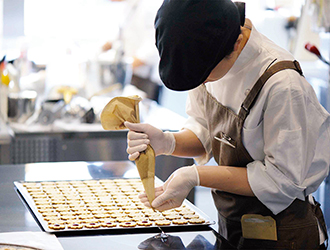 アトリエ うかい ジャスダック上場企業 求人 転職 募集要項 飲食店求人グルメキャリー 関東 首都圏の飲食業界就職 転職求人サイト パティスリー 製菓 パティシエ 製菓製造 販売